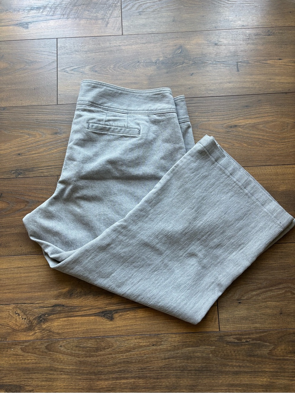 Anne Klein Light Gray Lightweight Minimalist Soft Denim Cropped Jeans Sz 18